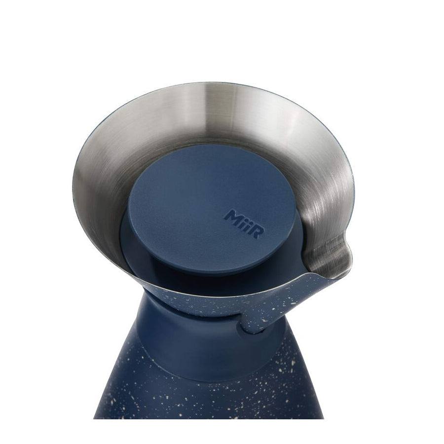 new-standard-carafe-l8 WebPDP-33oz_New_Standard_Carafe_Tidal_Blue_Speckle_Studio__CAR1SVOS225_45_Lid_Off.jpg