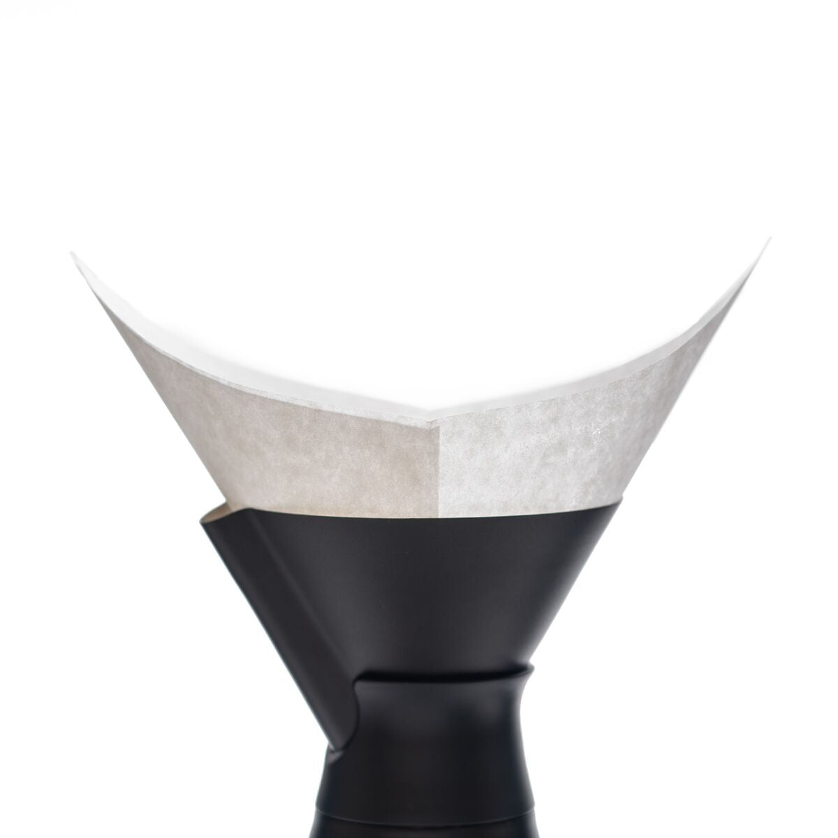 new-standard-carafe-coffee-filters-p0 WebPDP-NSCarafeCoffeeFilters_Studio_0223_InUse__CAF1PN00001.jpg