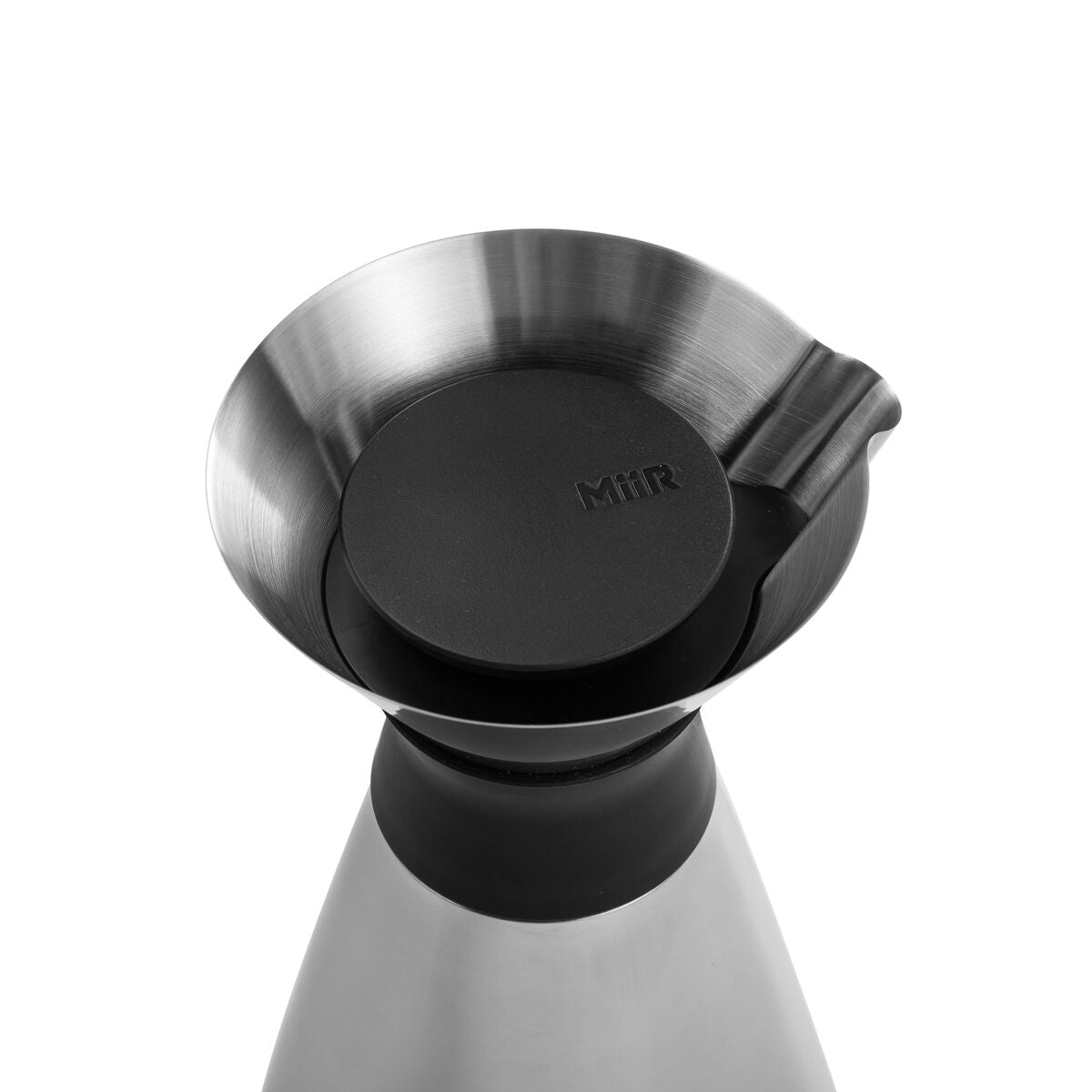 new-standard-carafe-l8 WebPDP-PolishedStainlessCarafe_33oz_SS_StudioX207182024_45degree__CAR1SVOS005.jpg