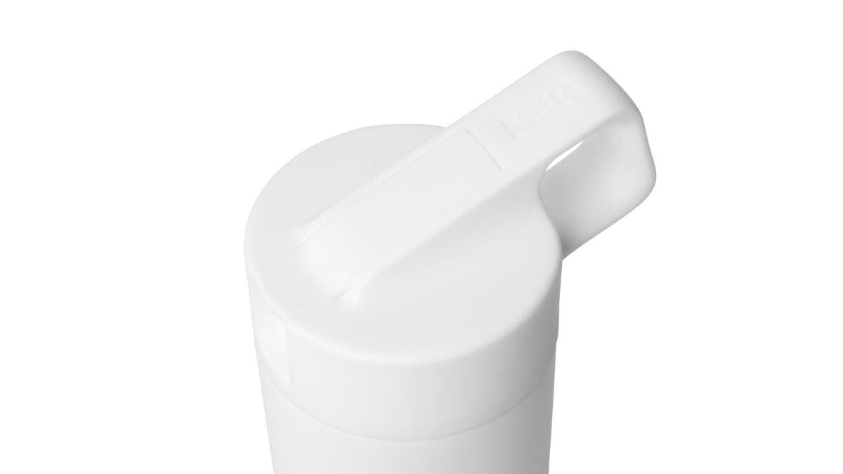 straw-bottle-q2 WebPDP-Straw_Lid_2_White_Studio_0221_45deg_Closed__WMB2SL20001.jpg